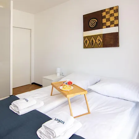 Maya's Flats & 46 - Newpanorama View Walo 公寓 *