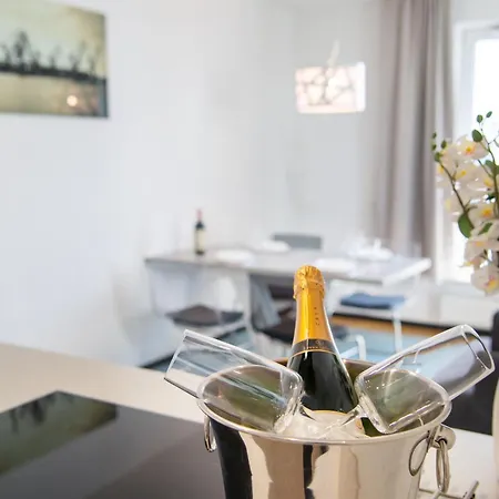 Maya's Flats & 46 - Newpanorama View Walo