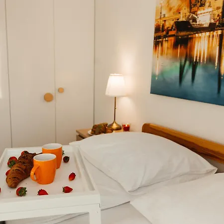 Maya's Flats & 46 - Newpanorama View Walo *