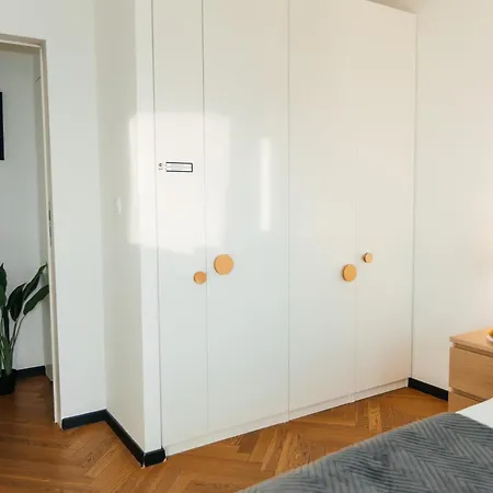 Maya's Flats & 46 - Newpanorama View Walo