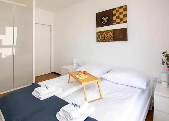 Maya's Flats & 46 - Newpanorama View Walo Appartement *