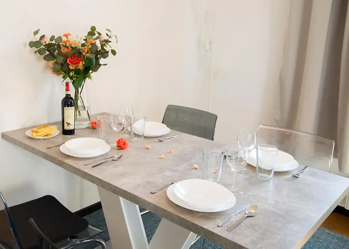 Maya's Flats & 46 - Newpanorama View Walo *