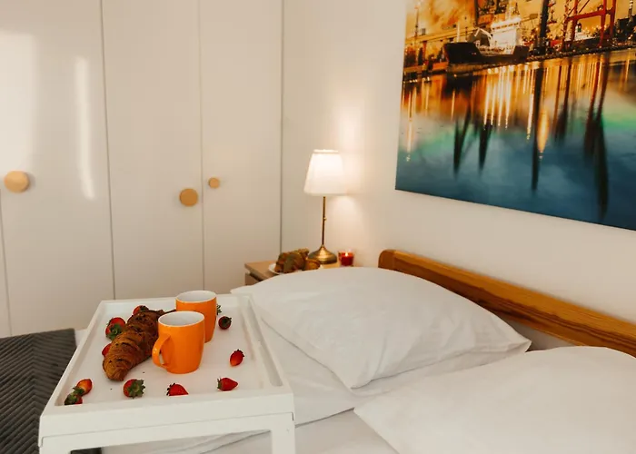 Maya's Flats & 46 - Newpanorama View Walo *