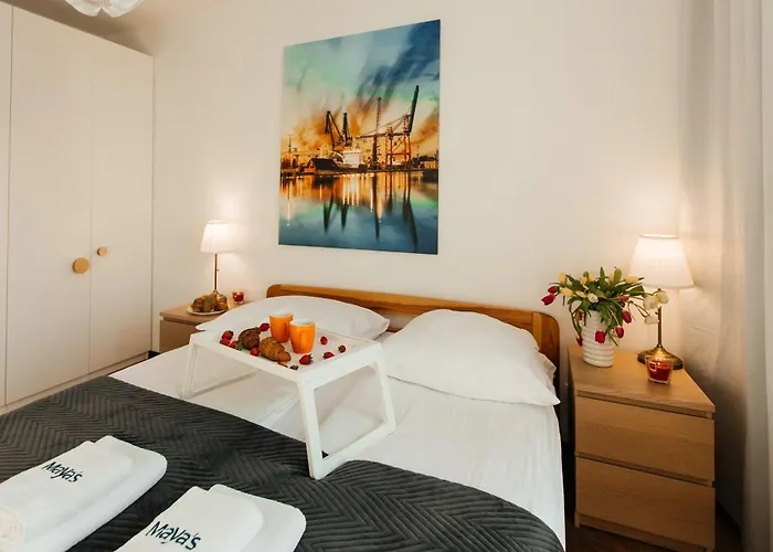 Maya's Flats & 46 - Newpanorama View Walo Appartement *